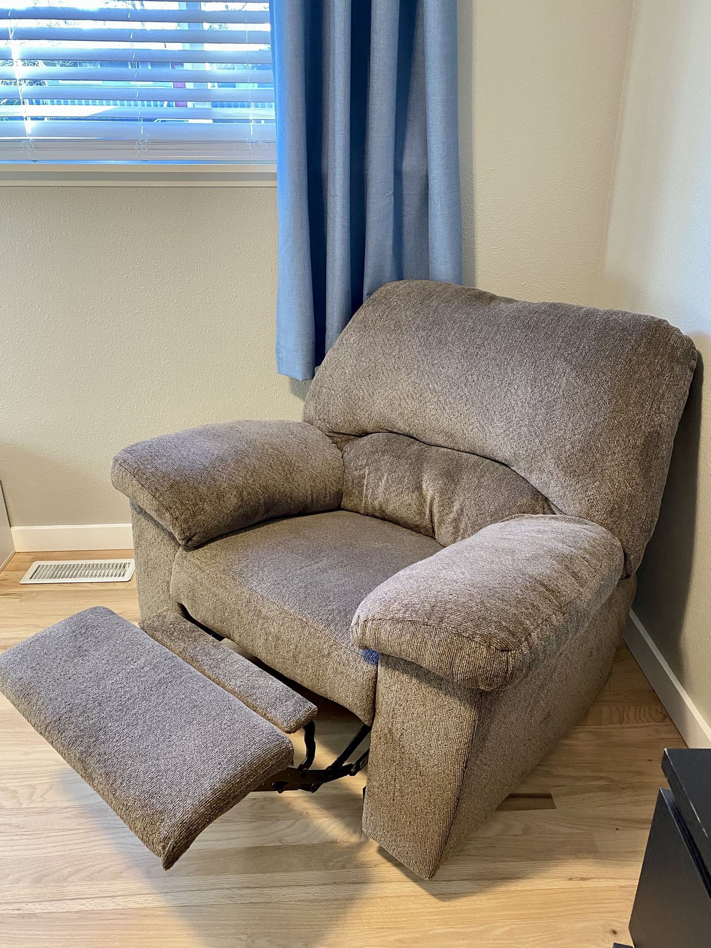 Recliner Chair