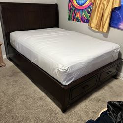 Queen Mattress /Frame