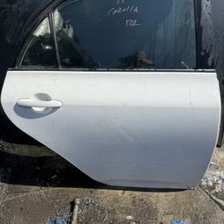2011 Toyota Corolla rear door white color $150