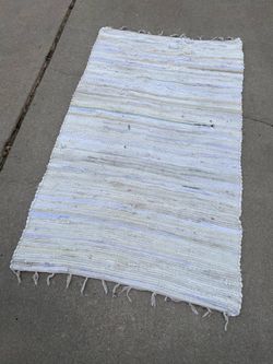 Rustic Knitted Cotton Area Rug (3’x5’3”)