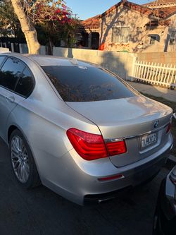 BMW 740i