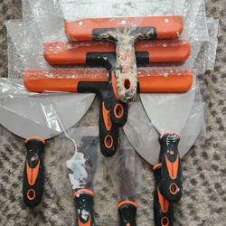 Spackle Tools ..3 Used Rest New 