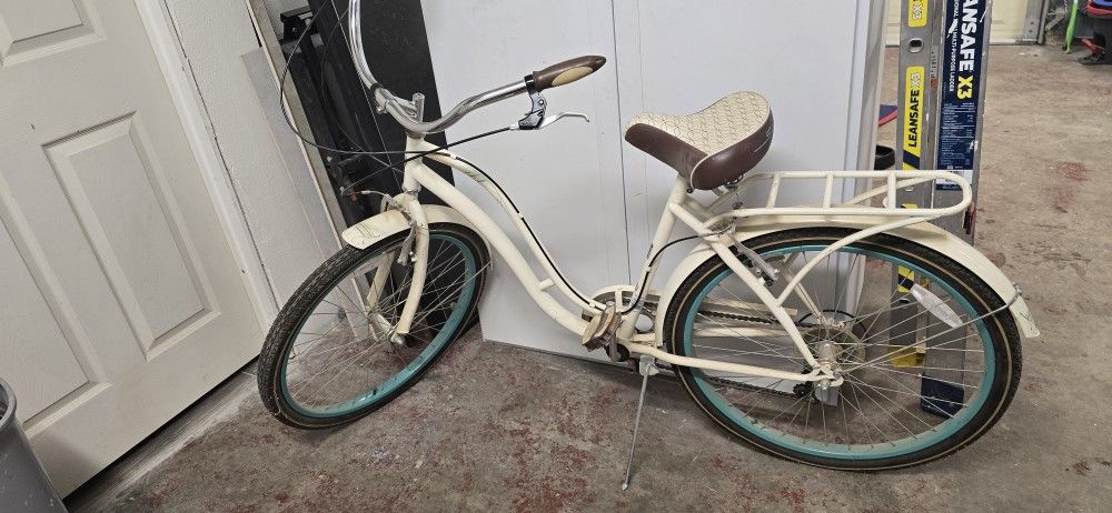 Schwinn Beacher Cruiser.