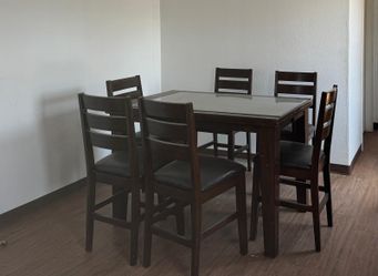 Counter dining table set