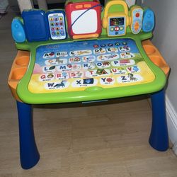 VTech Touch and Learn Activity Desk Deluxe