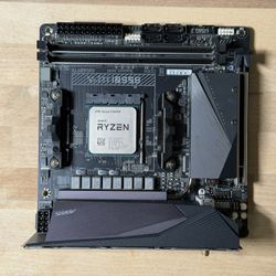 Gigabyte B550i Aorus Pro AX + AMD Ryzen 5600x CPU