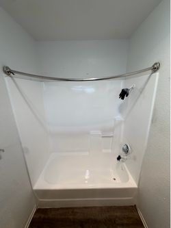 Reglaze bathtub