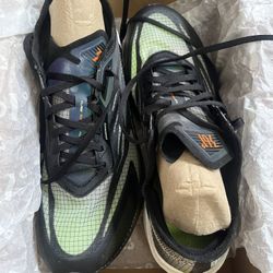 361 flame ( carbon fibre plate super shoe) size 8