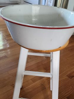White Enamel Basin 