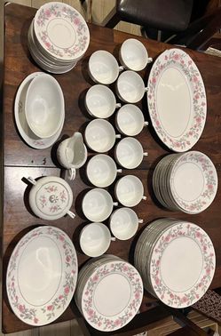 Vintage Harmony House “Laura” Pattern China. TWELVE PLACE SETTINGS. 65pcs