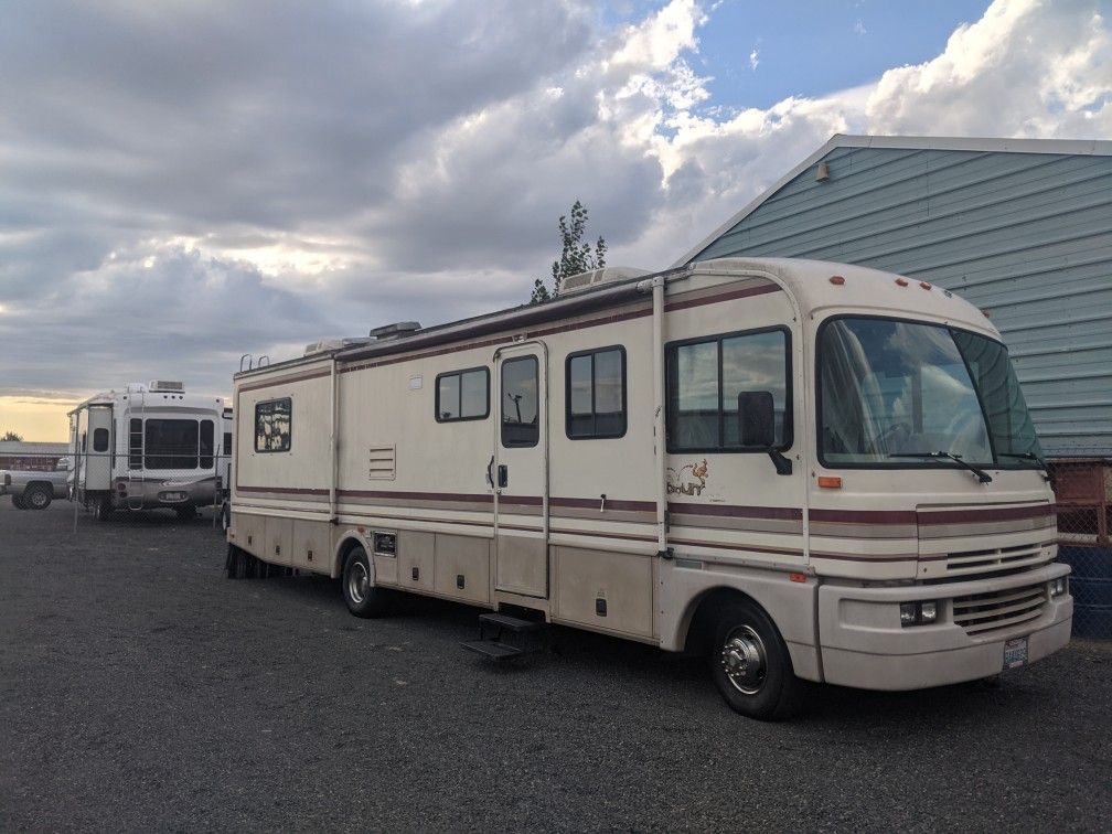 1995 FLEETWOOD Bounder 35U Class A