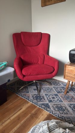 ❤️ Red Swivel Accent Chair – Like New! ❤️