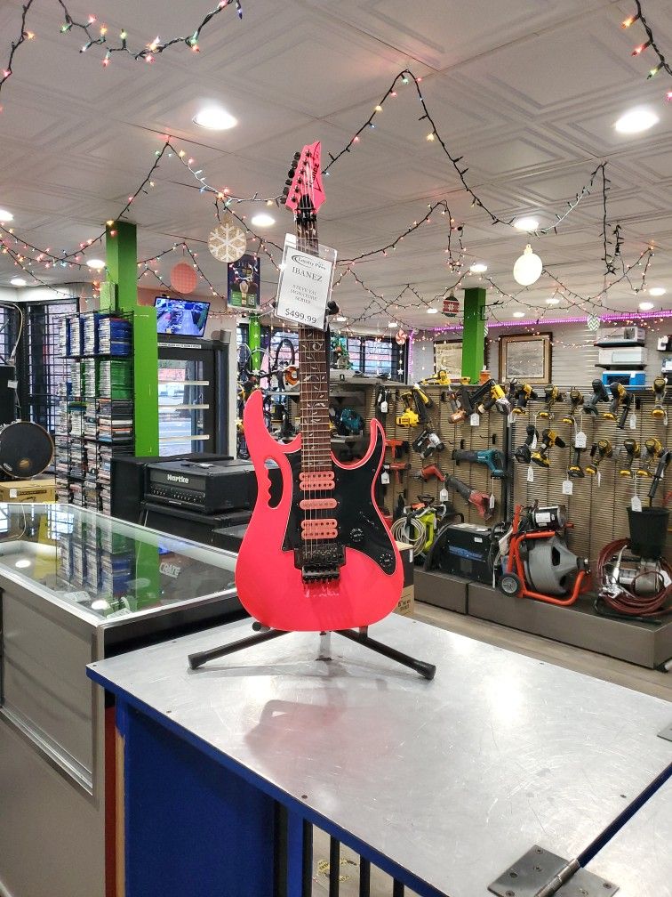 IBANEZ GUITAR