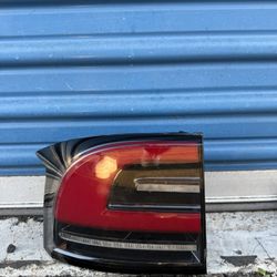 Tesla Model X 2021 2022 2023 .. 2023 2025 Left Side LED Tail Light OEM