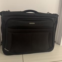 Samsonite Bifold Garment Bag 24x22x4 NWOt 