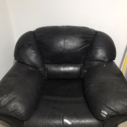 black real leather sofa $100 firm price need some cleaning “ not recliner “ 