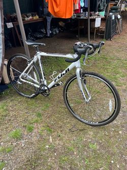 Fuji 3.0 Cross Bike White