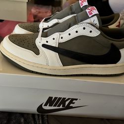 Travis Scott Air Jordan 1 low OG Size 10 men 