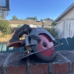 18V SubCompact Brushless Cordless 6-1/2 in. Circular Saw