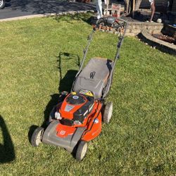 Husqvarna Self Propelled Push Lawn Mower Model HU775BBC 175cc Grass Cutter Gas Lawn Mower for Sale in Oak Forest IL OfferUp