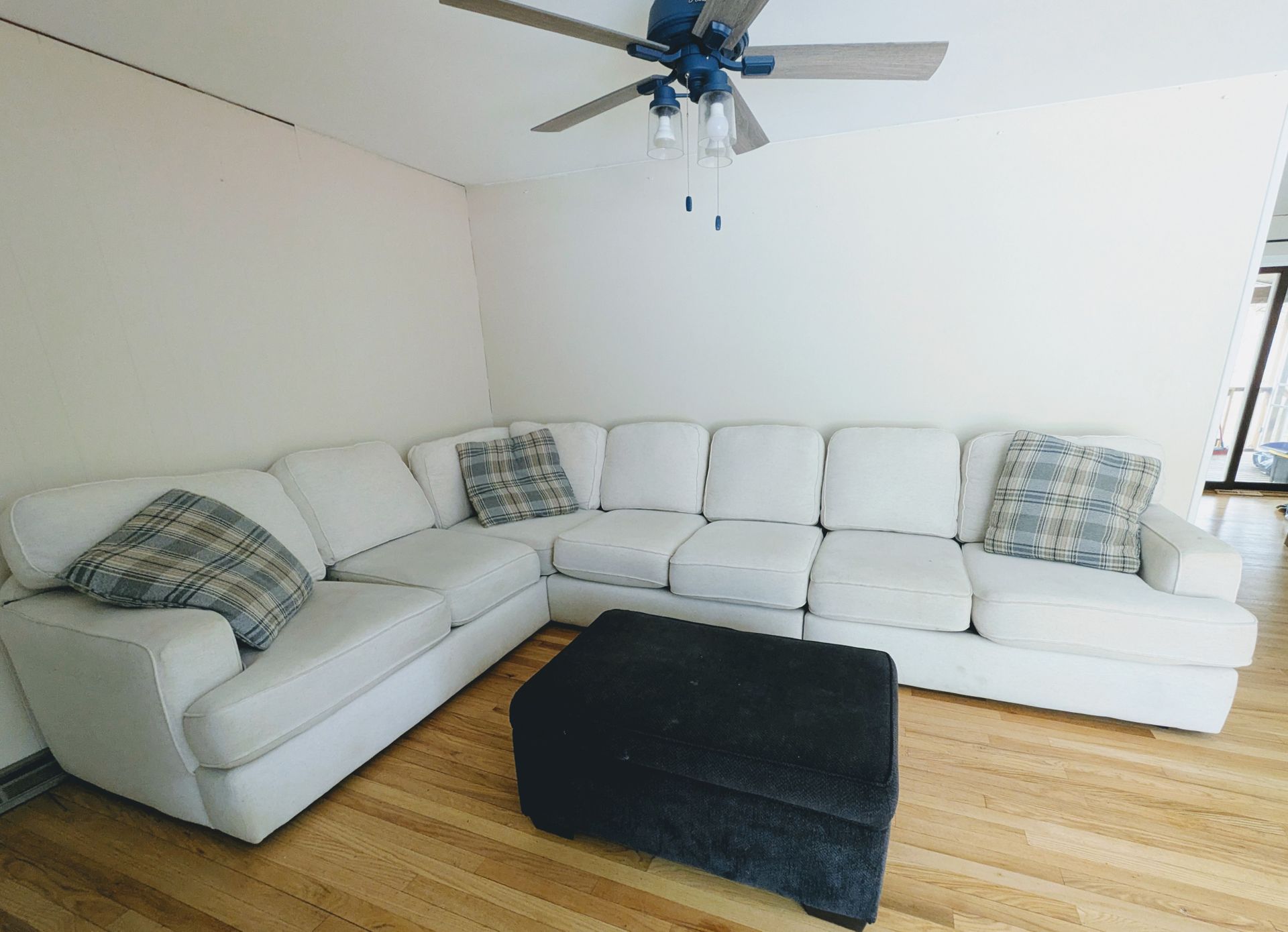 England 7-seat Sectional