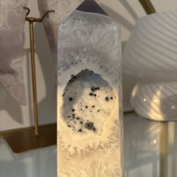 Large Dalmatian agate tower.