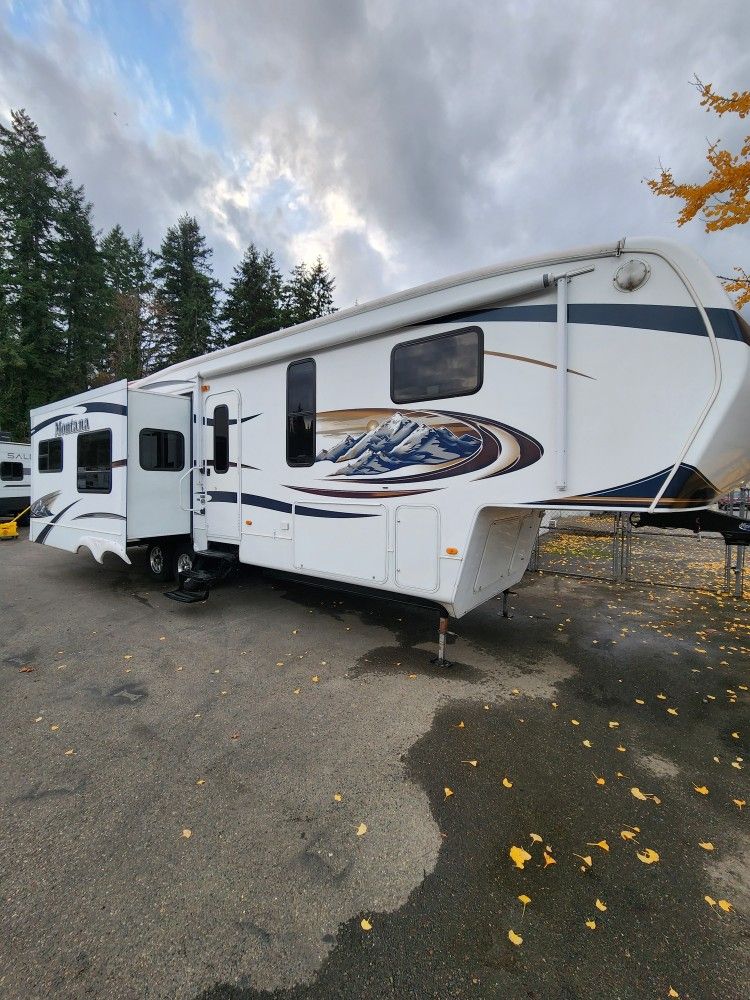 2010 Keystone Montana 3455SA