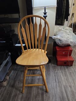 Wooden Windsor Bar Stool Chair