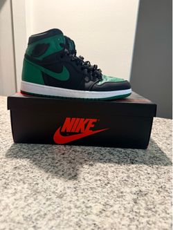 Nike Air Jordan 1 Retro High OG "Pine Green 2.0” (size:10.1/2)