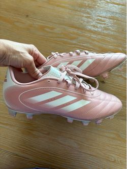 Women’s Soccer Cleats- 7