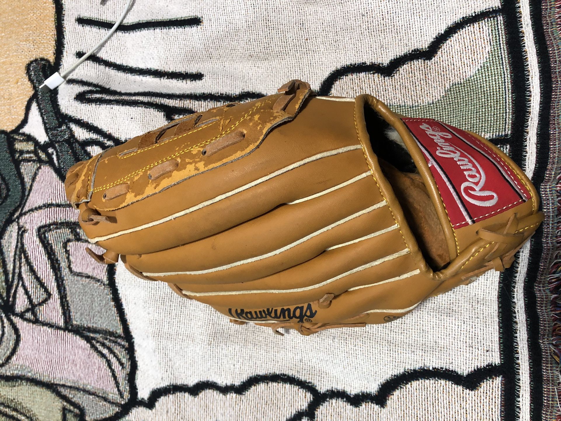 Rawlings Baseball Glove