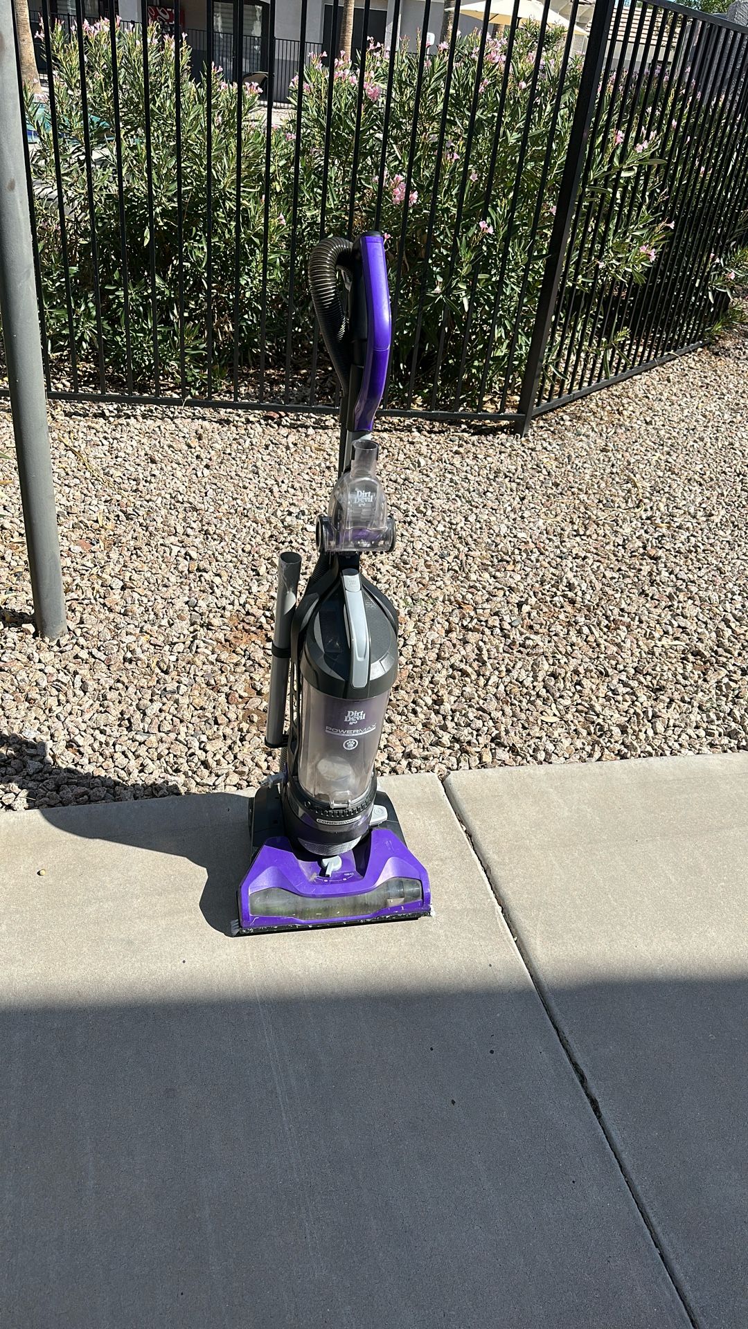 Dirt devil vacuum