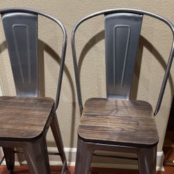 Beautiful Barstools In Excellent Condition 