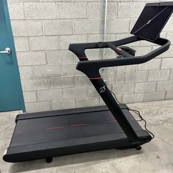 Peloton Tread