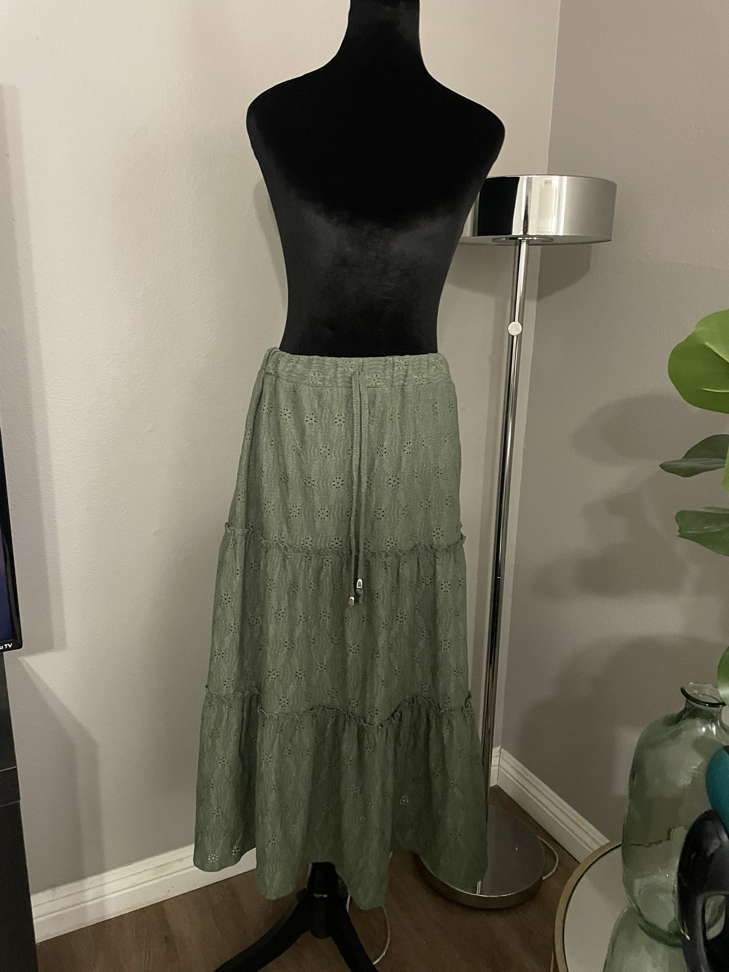 Women/teen/long skirt/green/small