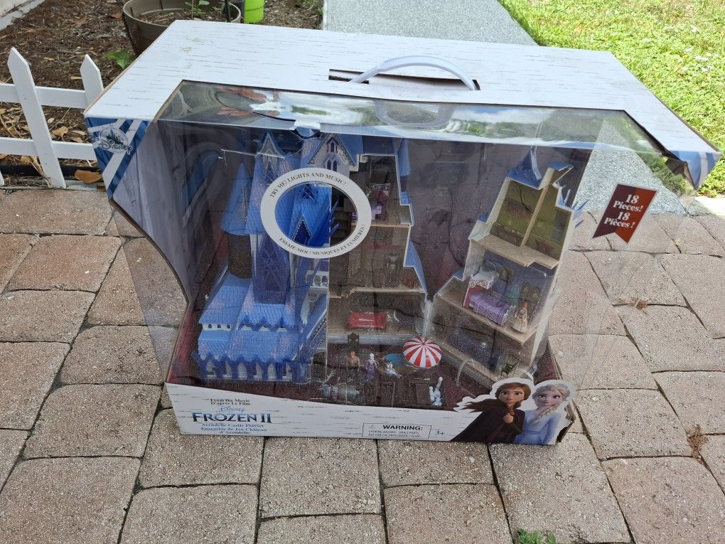 Disney FROZEN II Playset 18-piece