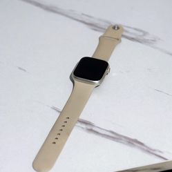 Apple Watch Series 9 45mm Aluminum Case with Sport Band - Starlight