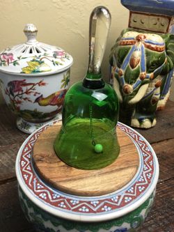 VTG SIMPLE GREEN GLASS BELL