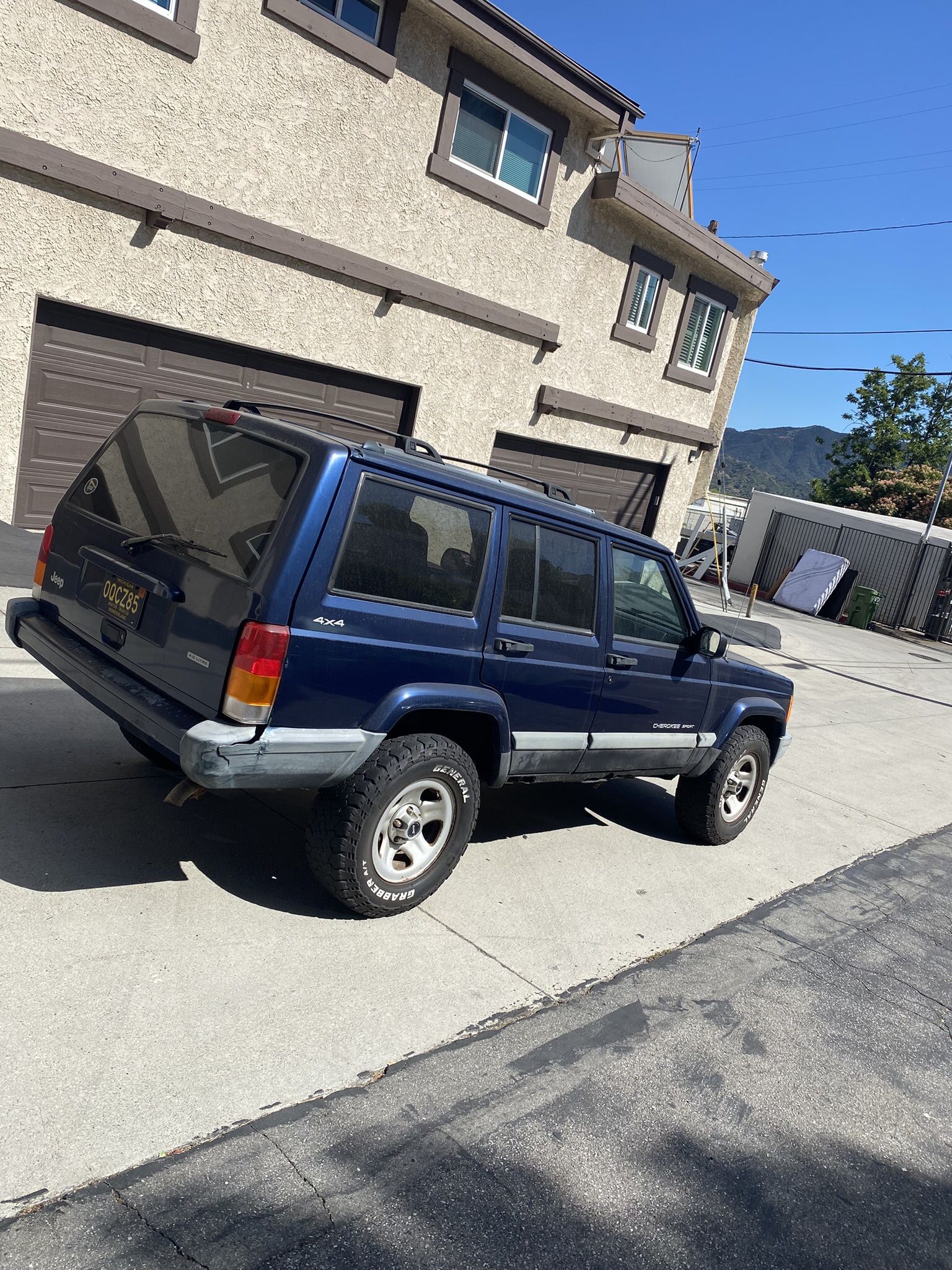 2000 Jeep Cherokee