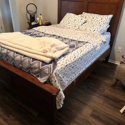 Queen bedroom set