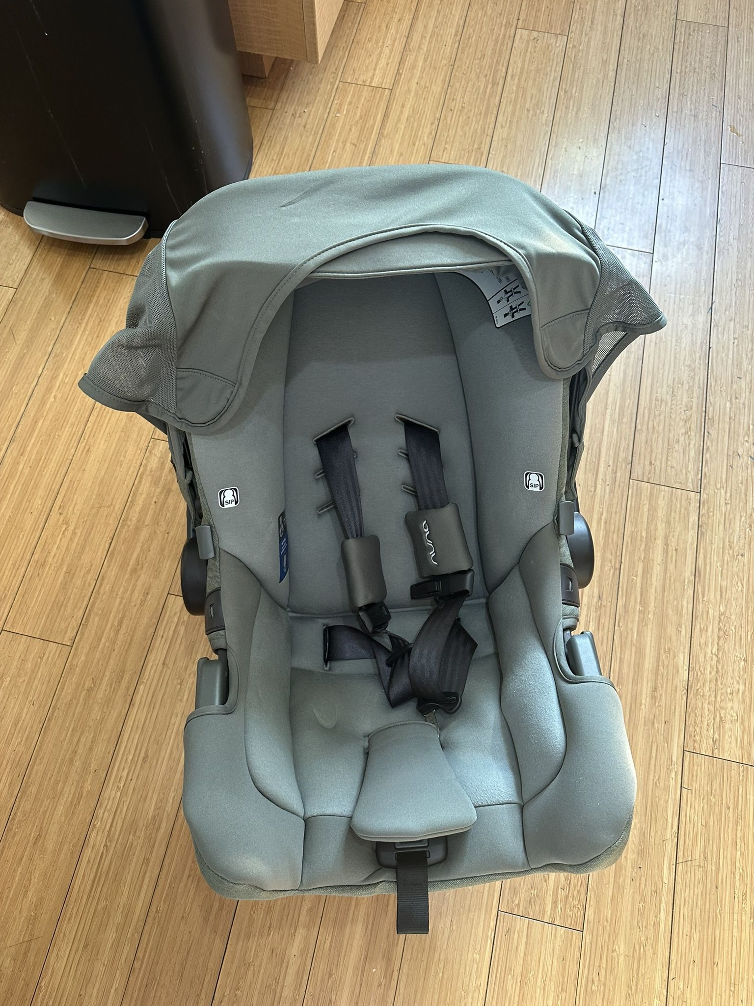 Infant Car Seat – Excellent Condition