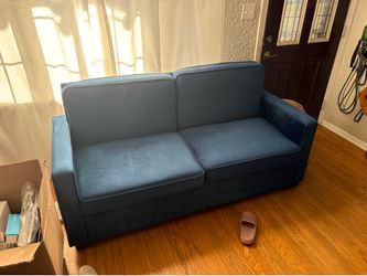 Pull out couch