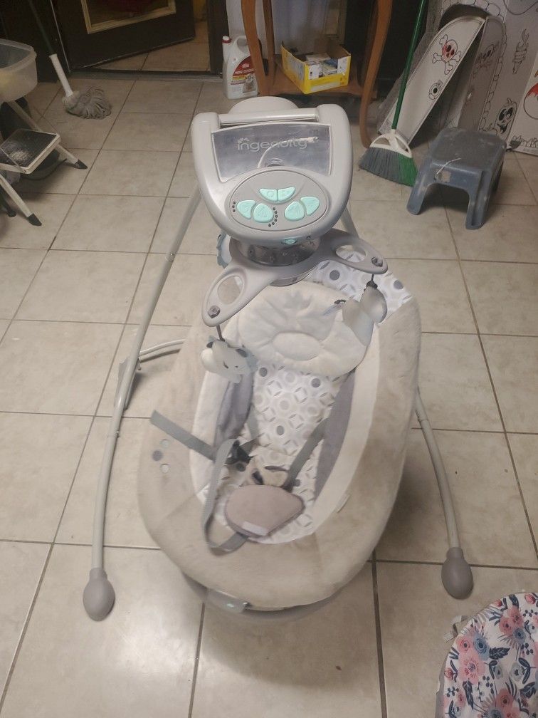 Ingenuity Inlighten Baby Swing Rockwr