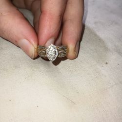 10k Diamond Ring 