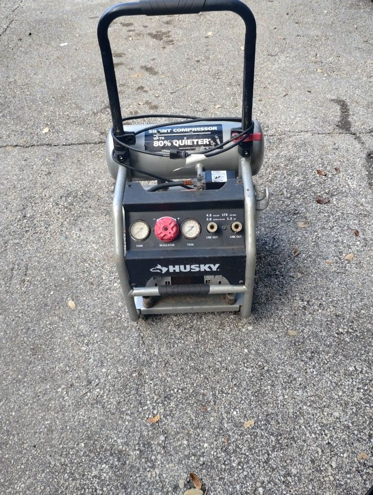 Husky 4.5 Gallon Air Compressor
