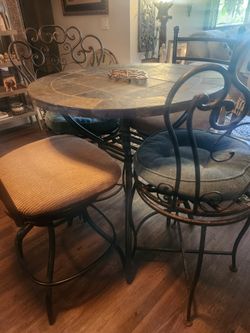 Pub Table
