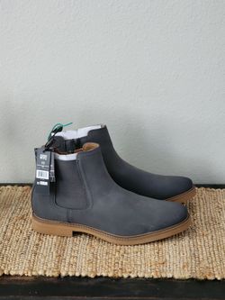 Gray men's boots size 11