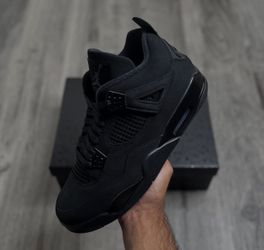 Jordan 4’s black cats