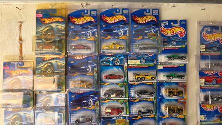 2000 AND 2001 HOT WHEELS TREASURE HUNTS