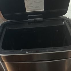 Trash Can 